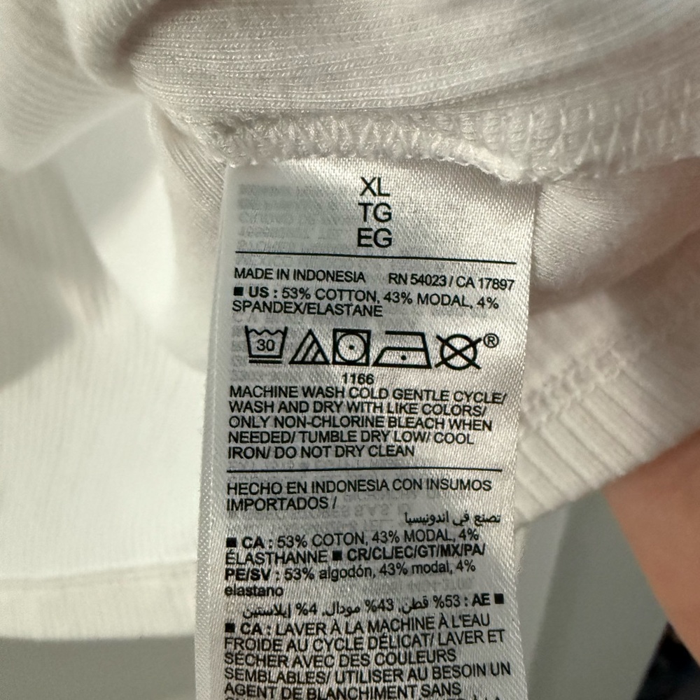 Old Navy White Ribbed Off-Shoulder Blouse - Picture 6 of 9